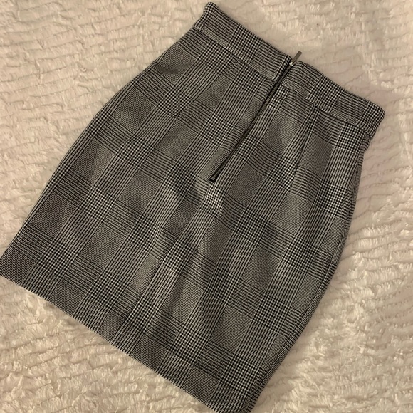 H&M Houndstooth Mini Skirt With Pockets - Picture 7 of 8